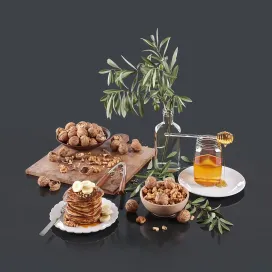 With pancakes walnut